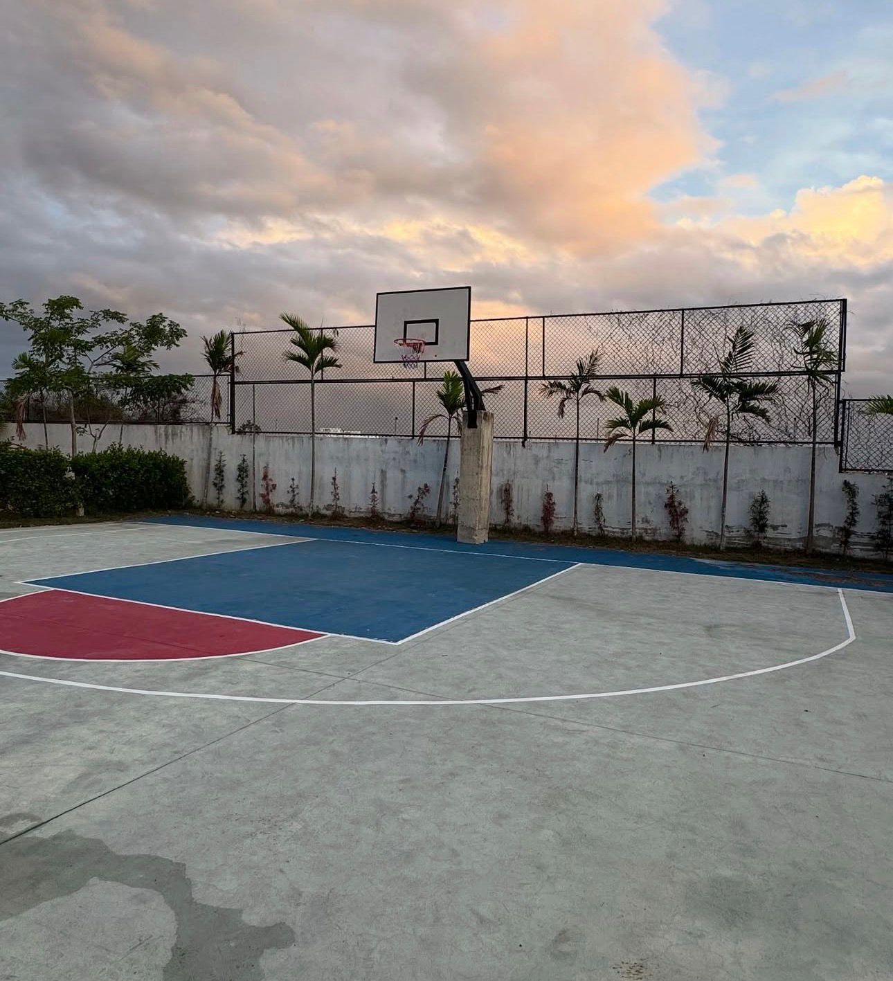 Cancha de básquet del residencial